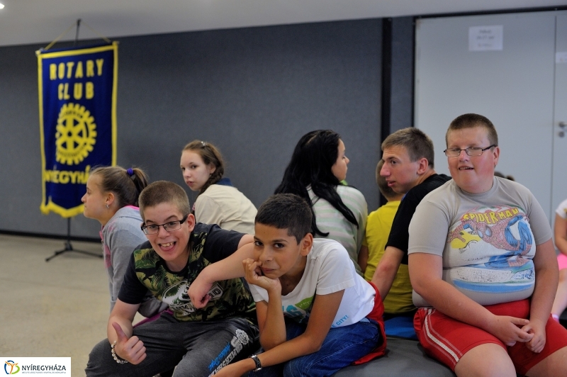 Rajzkiállítás a Rotary szervezésében