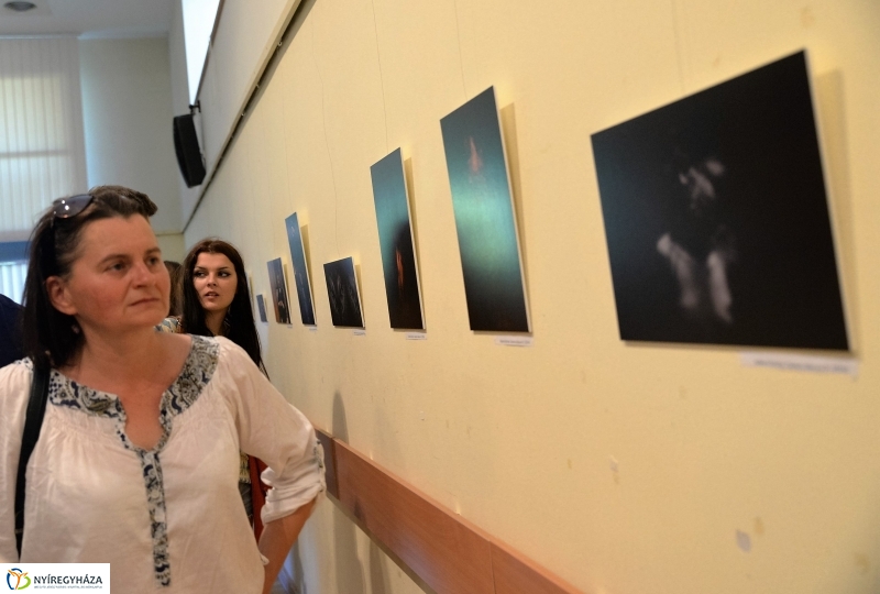 Fotókönyv kiállításmegnyitó