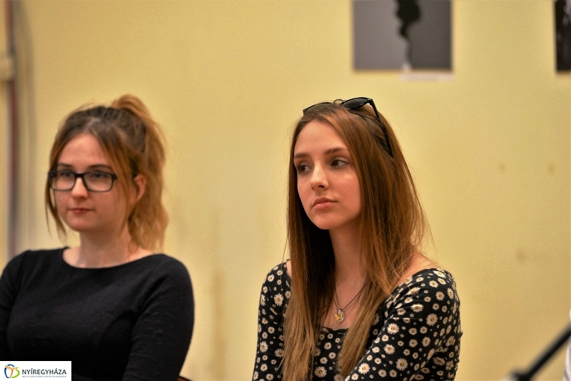 Fotókönyv kiállításmegnyitó