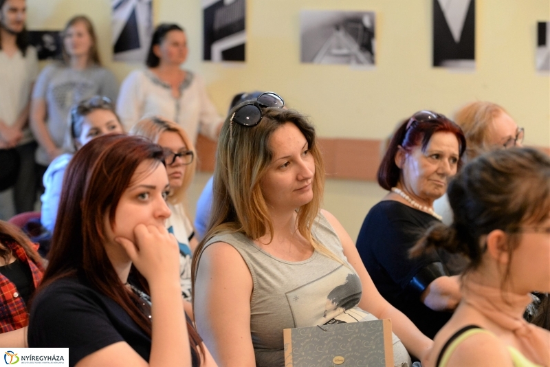 Fotókönyv kiállításmegnyitó