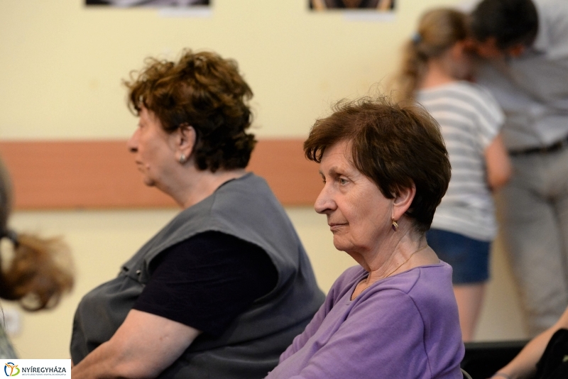 Fotókönyv kiállításmegnyitó