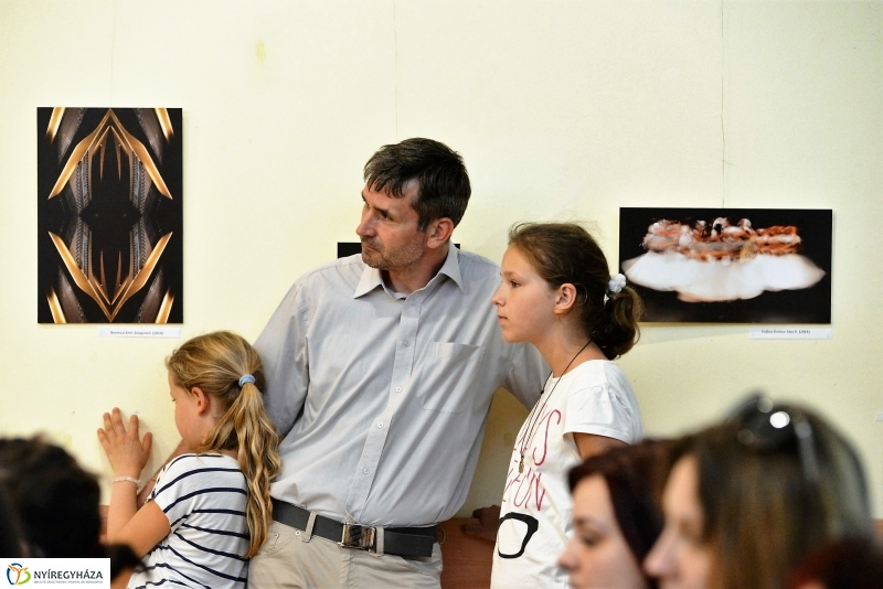 Fotókönyv kiállításmegnyitó