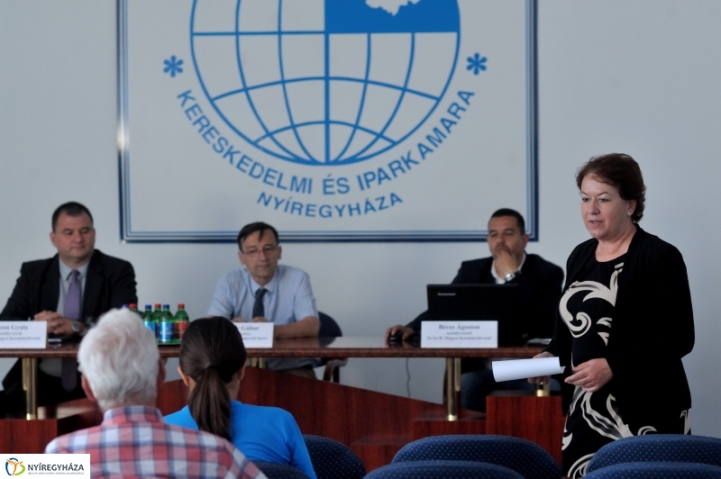 Konferencia az iparkamarában