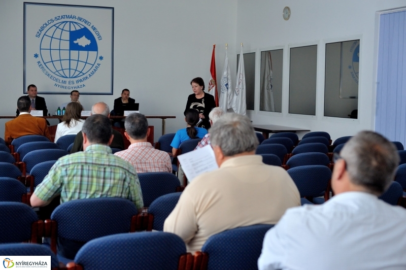 Konferencia az iparkamarában