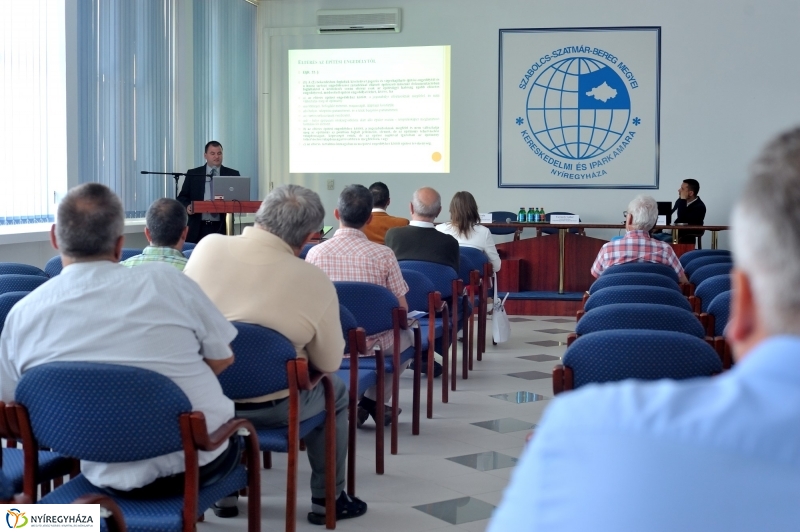 Konferencia az iparkamarában