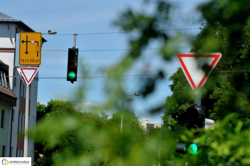 Megszűnik a telezöld jelzőlámpa