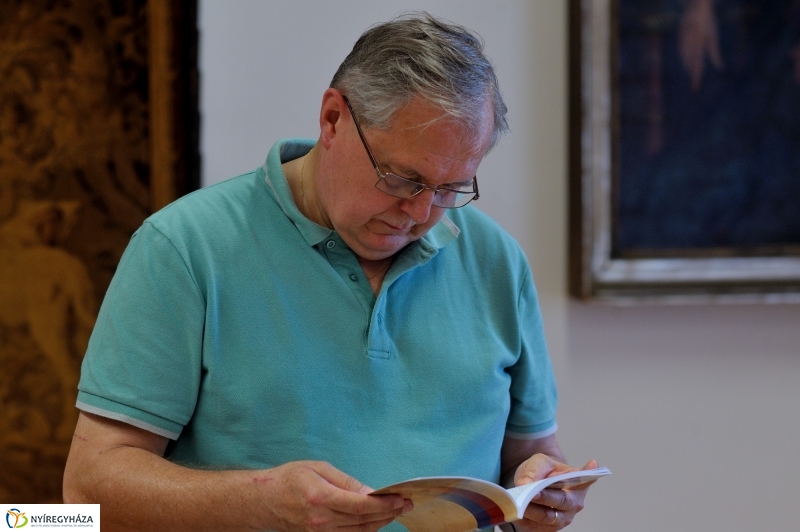 A helyi diktatúra bája könyvbemutató