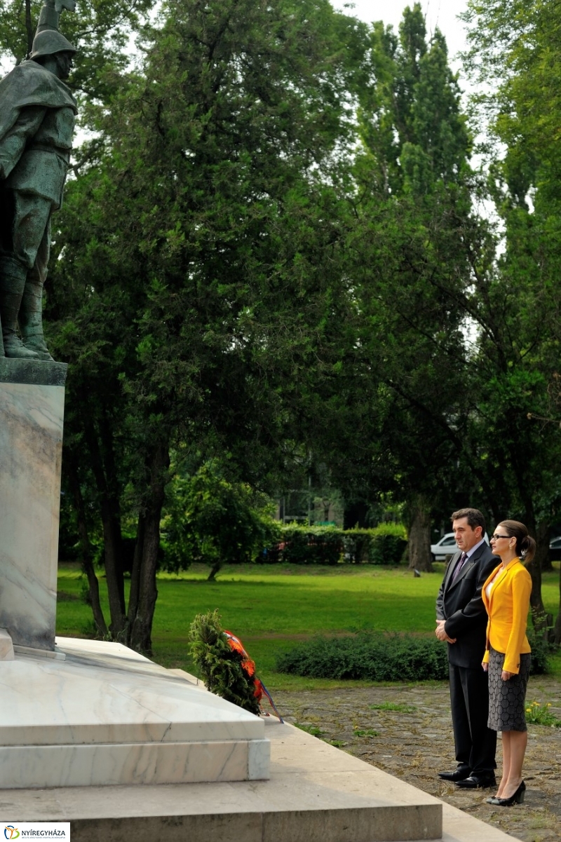 Hősökre emlékeztek