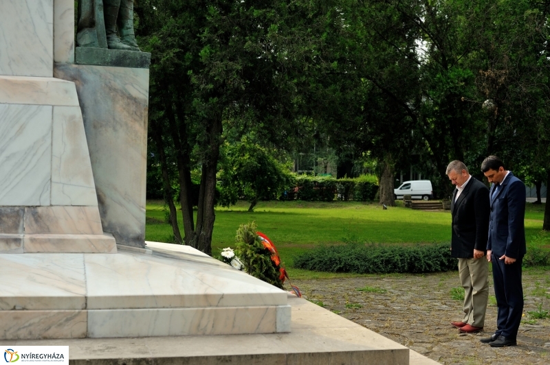 Hősökre emlékeztek