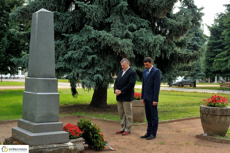 Hősökre emlékeztek