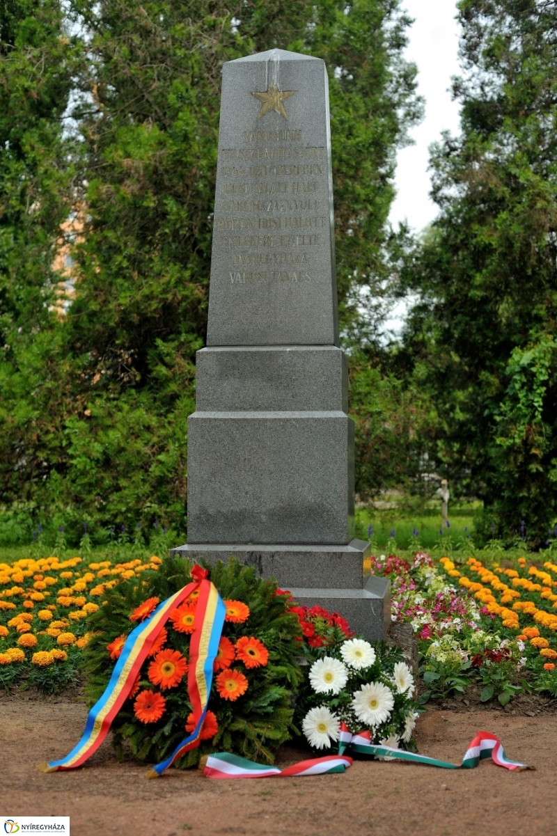 Hősökre emlékeztek