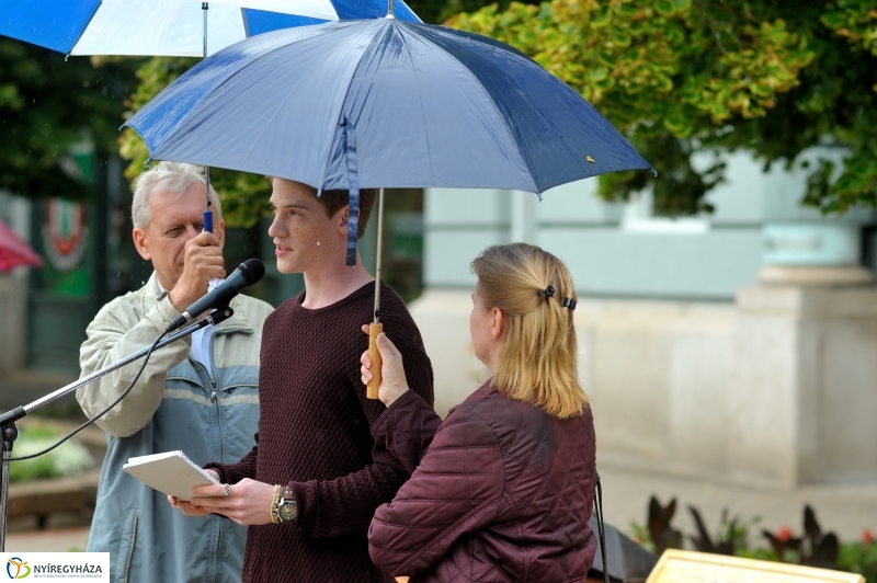 Pedagógus tüntetés a belvárosban