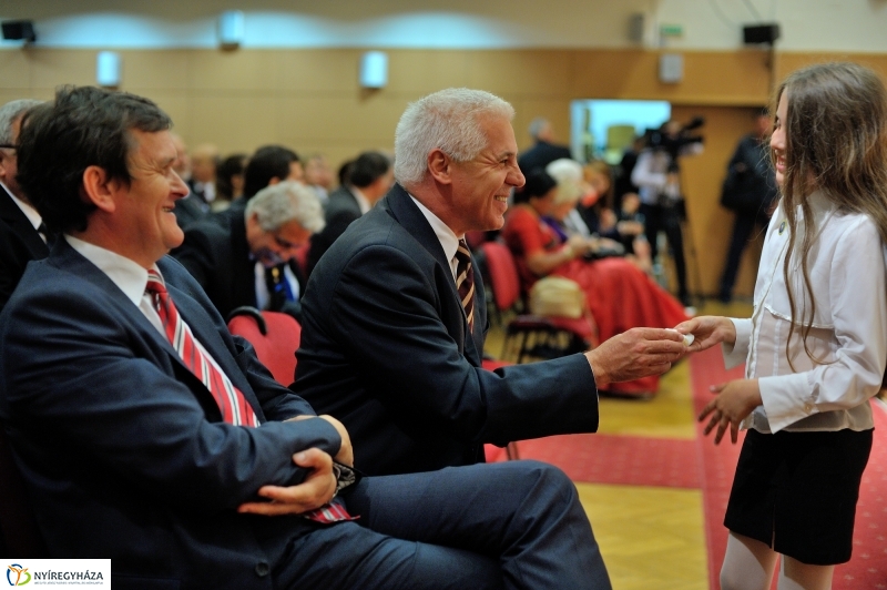 Rotary játszótér alapkőletétel