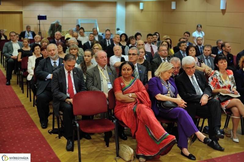 Rotary játszótér alapkőletétel