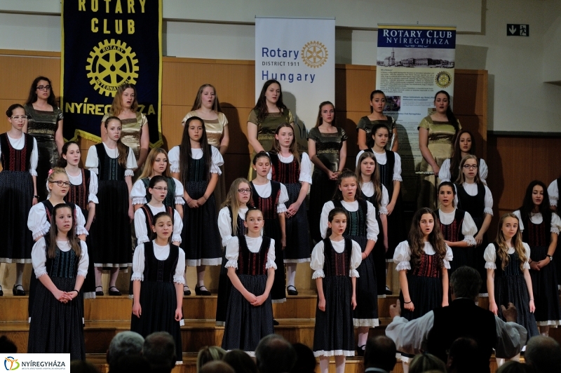 Rotary játszótér alapkőletétel