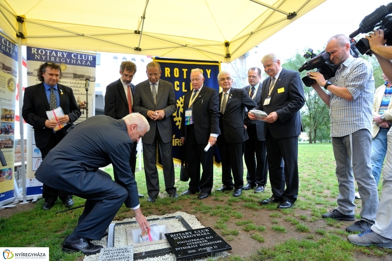 Rotary játszótér alapkőletétel