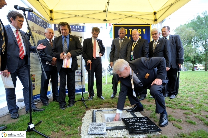 Rotary játszótér alapkőletétel