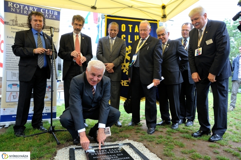 Rotary játszótér alapkőletétel