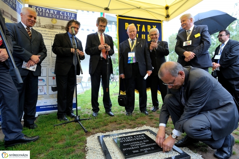 Rotary játszótér alapkőletétel