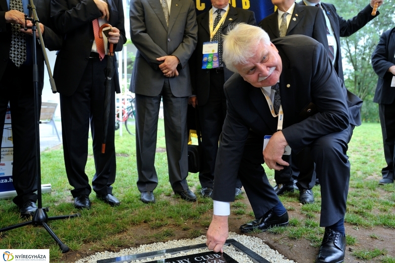 Rotary játszótér alapkőletétel