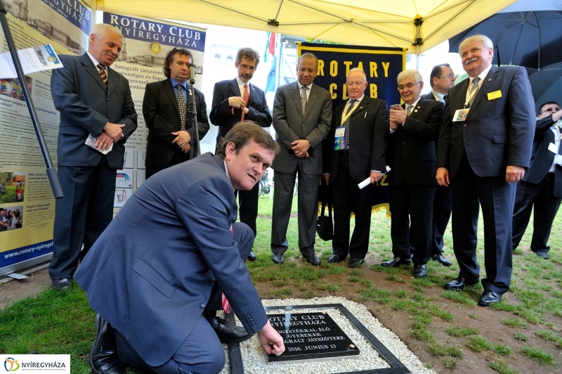 Rotary játszótér alapkőletétel