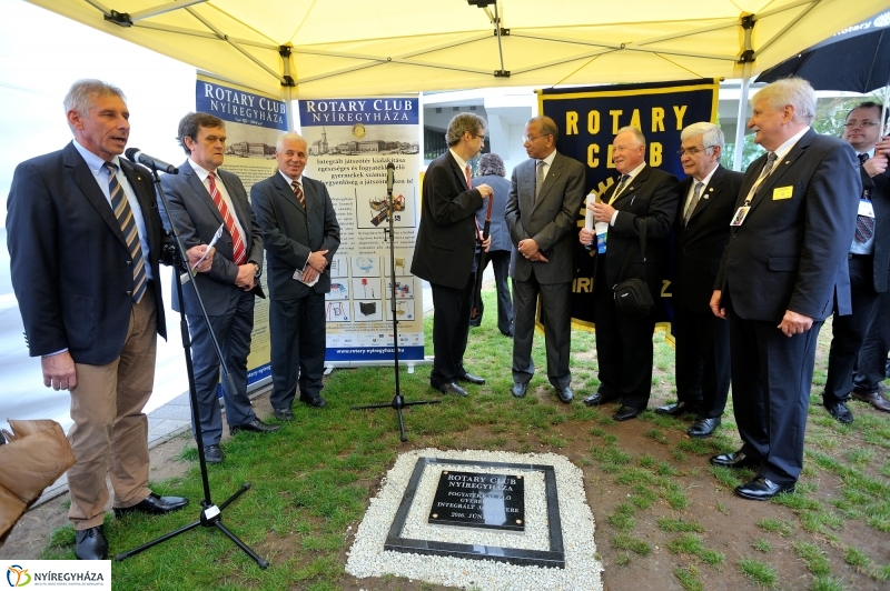 Rotary játszótér alapkőletétel