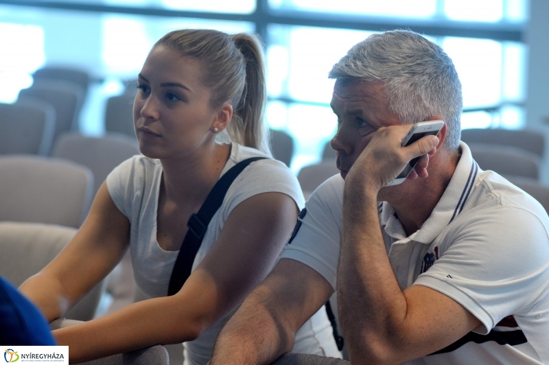 Úszóverseny  sajtótájékoztató