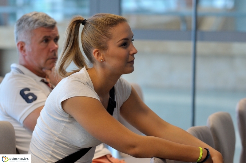 Úszóverseny  sajtótájékoztató