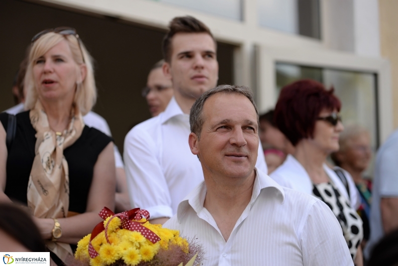 ELbúcsúztak a nyolcadikosok az Apáczaitól