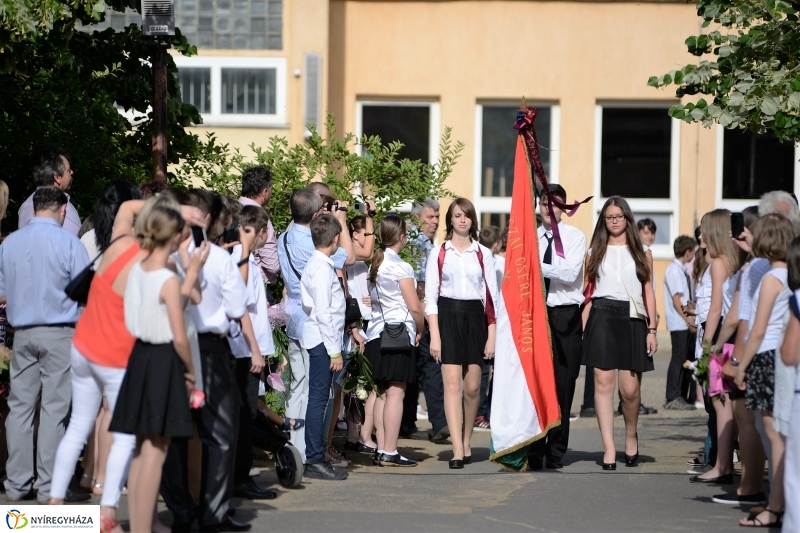 ELbúcsúztak a nyolcadikosok az Apáczaitól