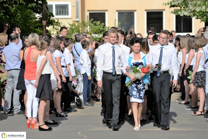 ELbúcsúztak a nyolcadikosok az Apáczaitól