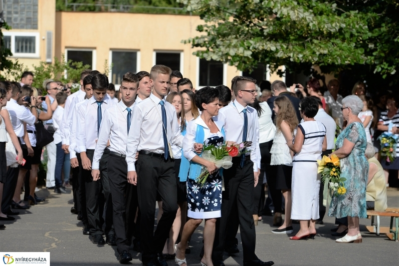 ELbúcsúztak a nyolcadikosok az Apáczaitól