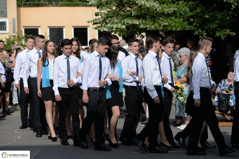 ELbúcsúztak a nyolcadikosok az Apáczaitól