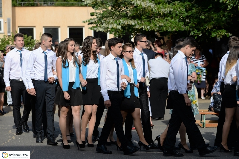 ELbúcsúztak a nyolcadikosok az Apáczaitól