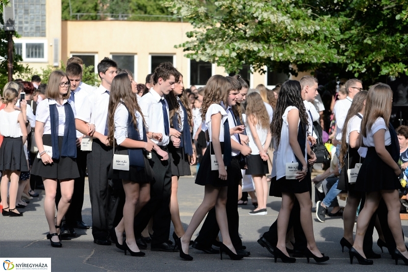 ELbúcsúztak a nyolcadikosok az Apáczaitól