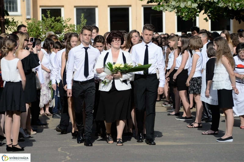 ELbúcsúztak a nyolcadikosok az Apáczaitól