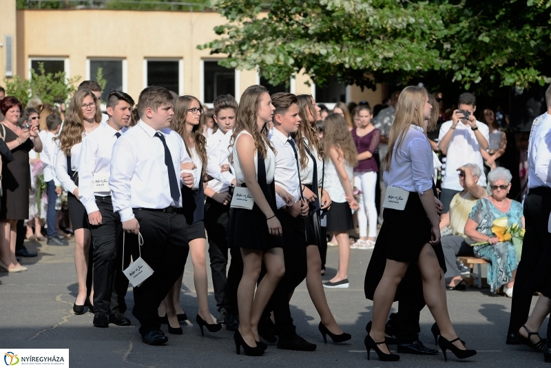 ELbúcsúztak a nyolcadikosok az Apáczaitól