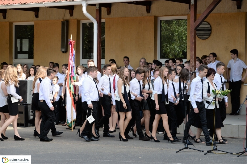 ELbúcsúztak a nyolcadikosok az Apáczaitól