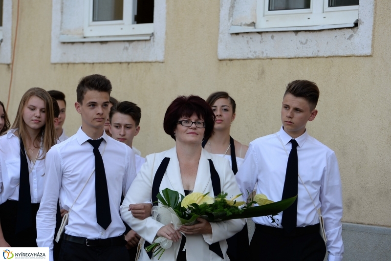ELbúcsúztak a nyolcadikosok az Apáczaitól