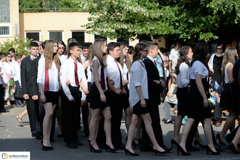 ELbúcsúztak a nyolcadikosok az Apáczaitól