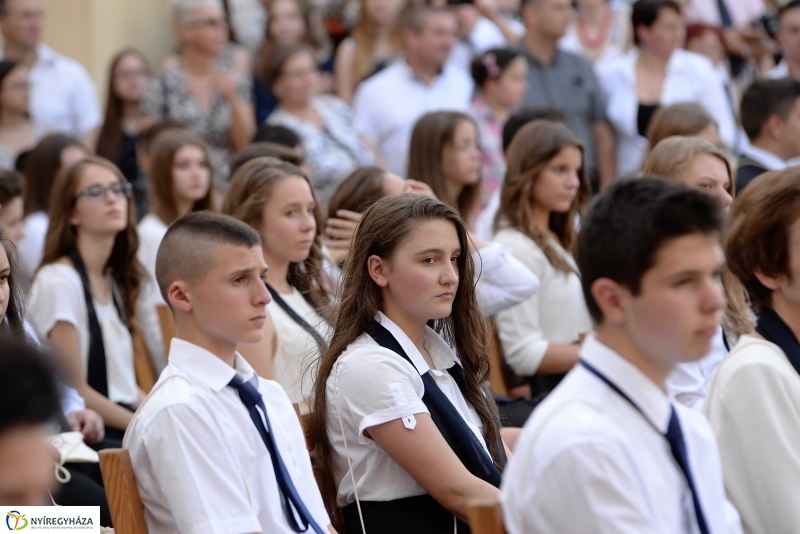 ELbúcsúztak a nyolcadikosok az Apáczaitól