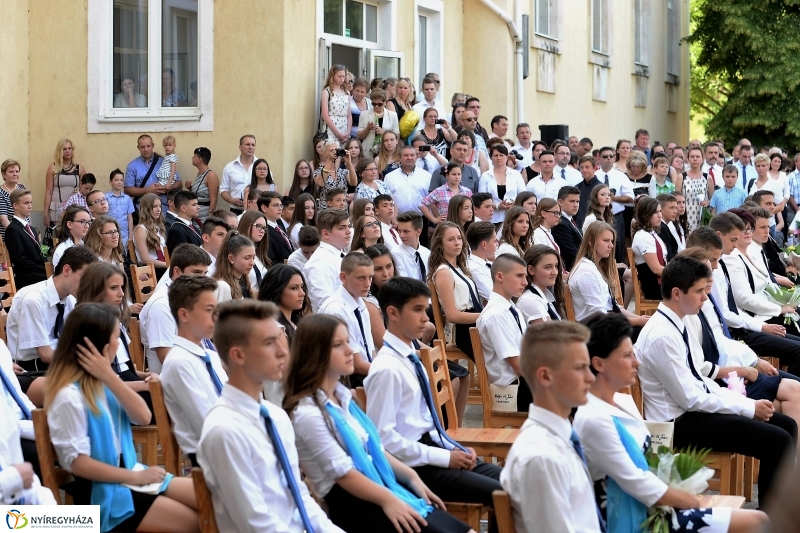 ELbúcsúztak a nyolcadikosok az Apáczaitól
