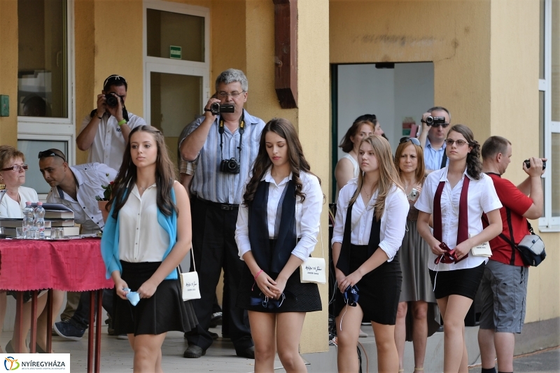 ELbúcsúztak a nyolcadikosok az Apáczaitól