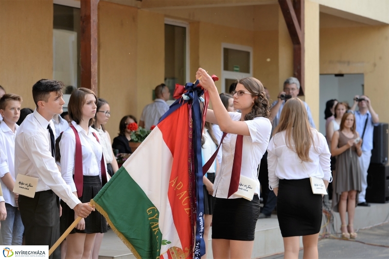 ELbúcsúztak a nyolcadikosok az Apáczaitól