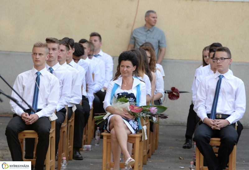 ELbúcsúztak a nyolcadikosok az Apáczaitól