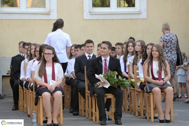 ELbúcsúztak a nyolcadikosok az Apáczaitól