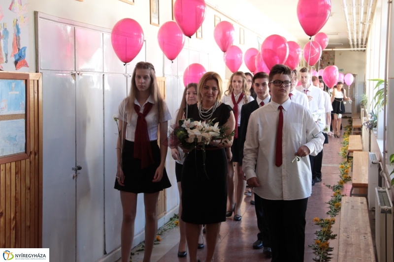 Vécseys diákok búcsúja