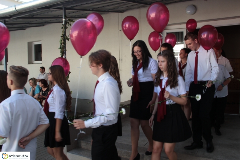 Vécseys diákok búcsúja