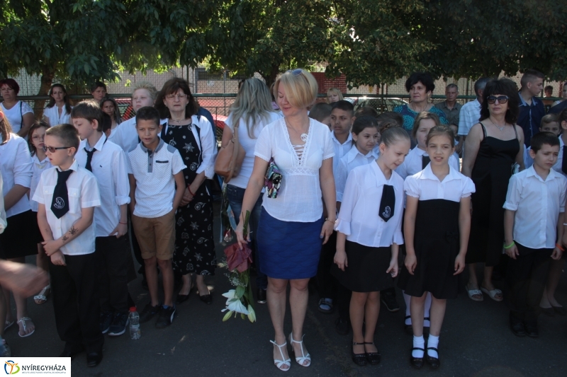 Vécseys diákok búcsúja