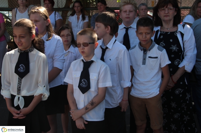 Vécseys diákok búcsúja